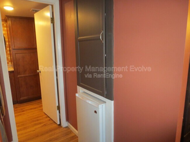 Building Photo - 4808 S Juniper St