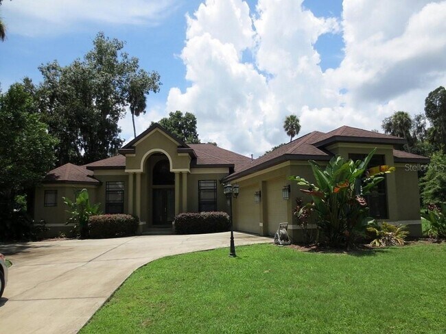 Primary Photo - 1004 John Cressler Dr