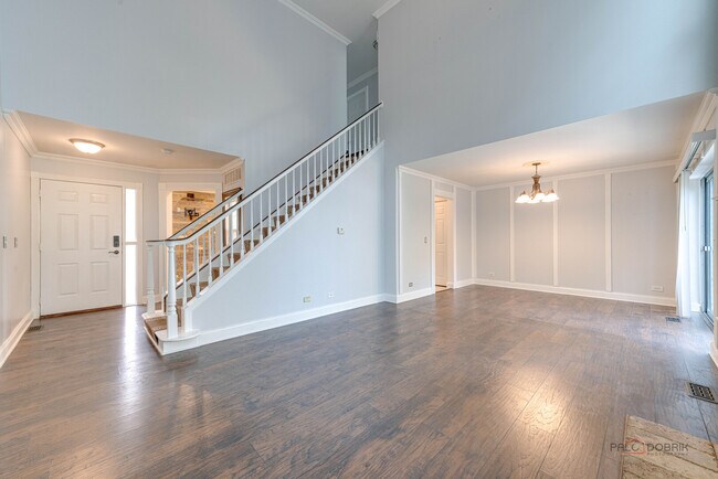 Building Photo - 115 Meadowbrook Ln
