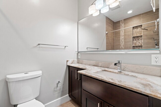 Building Photo - 2118 4th St NE