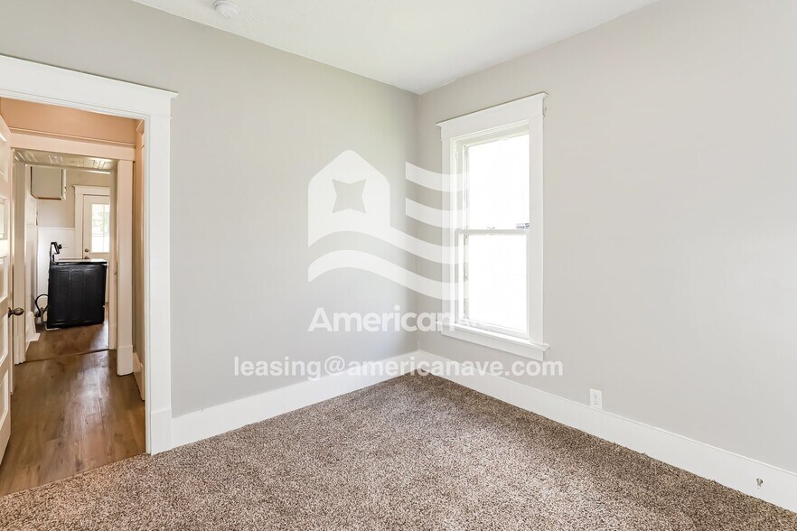 Building Photo - 2859 Corby St