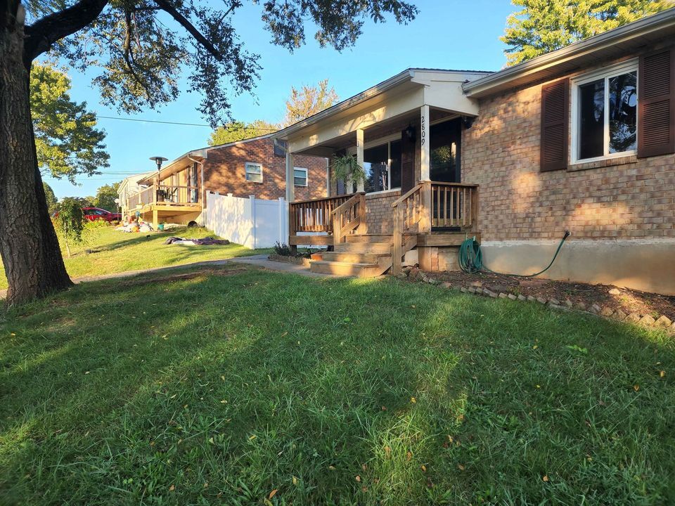Building Photo - 2809 Creekwood Dr