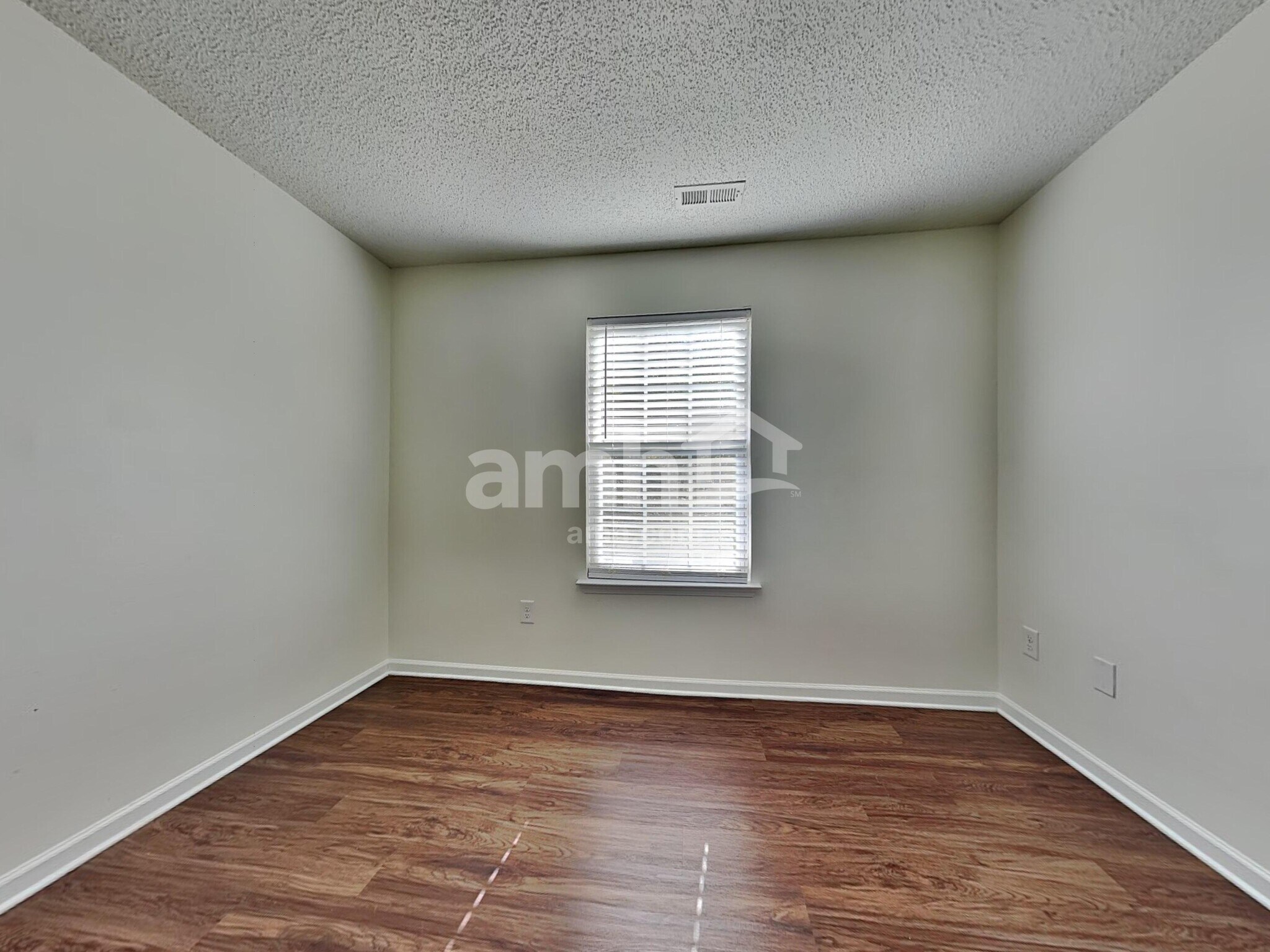 Building Photo - 6527 Forest Cross Dr