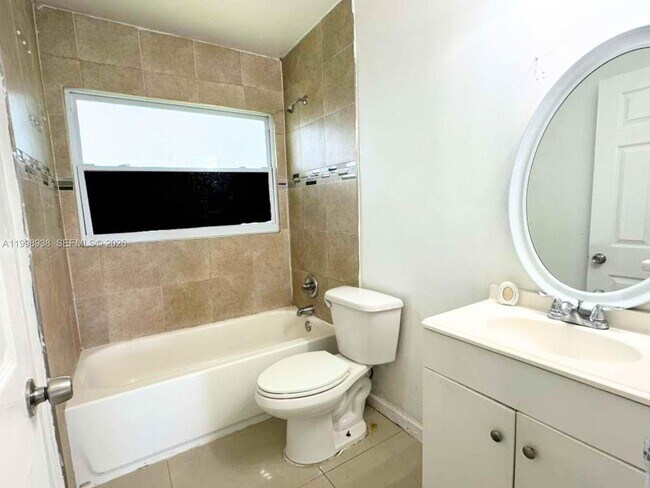 Building Photo - 623 NW 3rd Ave