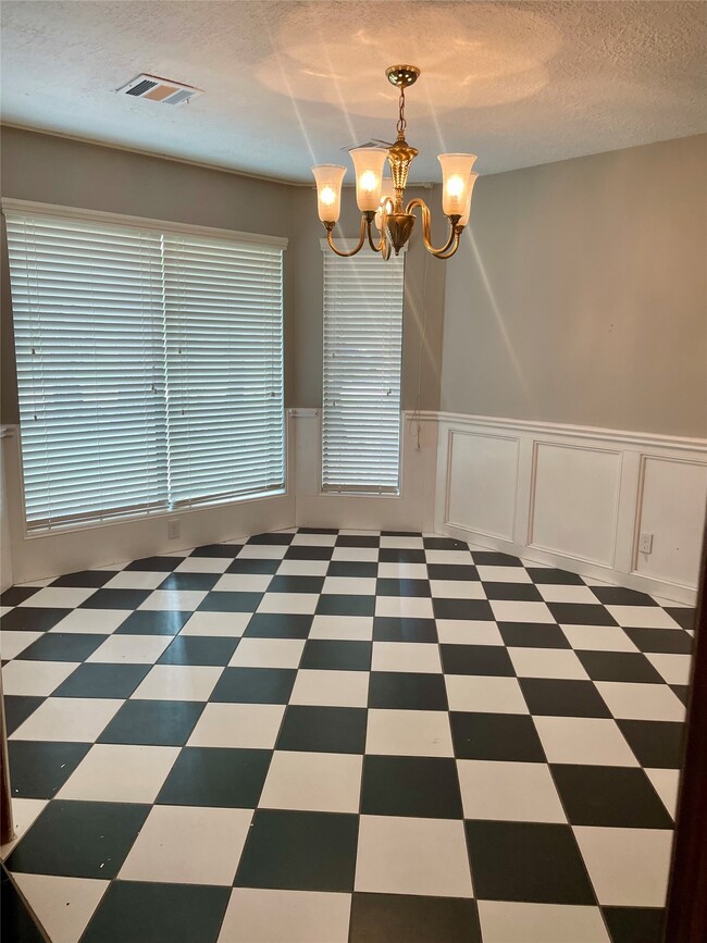 Building Photo - 21122 Harvest Hill Ln