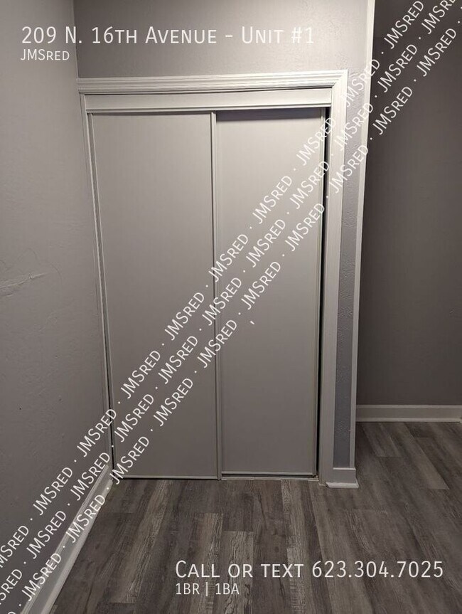 Building Photo - 209 N 16th Ave