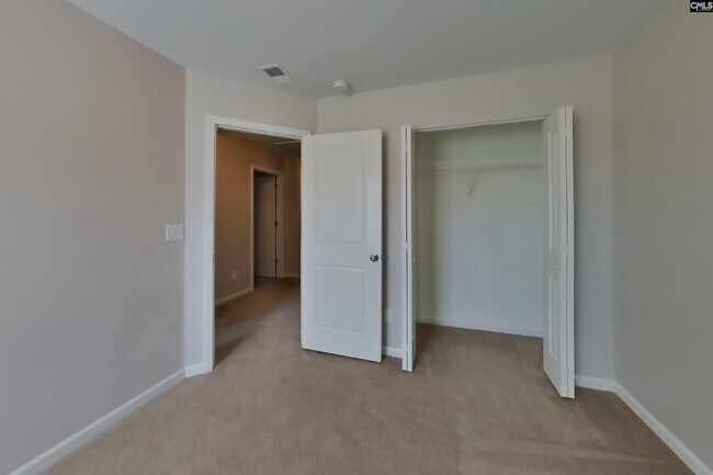 Building Photo - 1430 Sandra Dr
