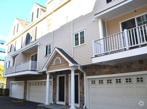 Building Photo - 1707 Summer St