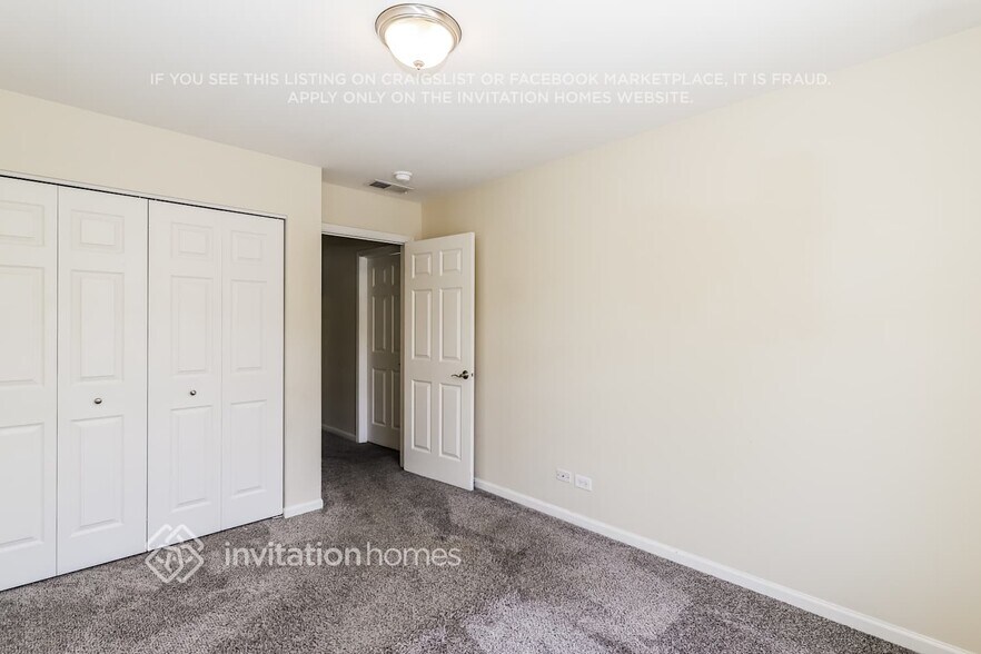 Building Photo - 271 Springbrook Trail S