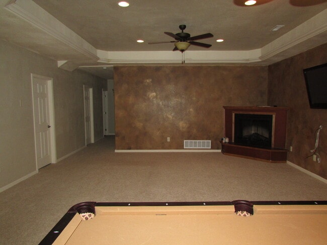 Building Photo - 3 BEDROOM | 3 BATH | DOUBLE CAR GARAGE | T...