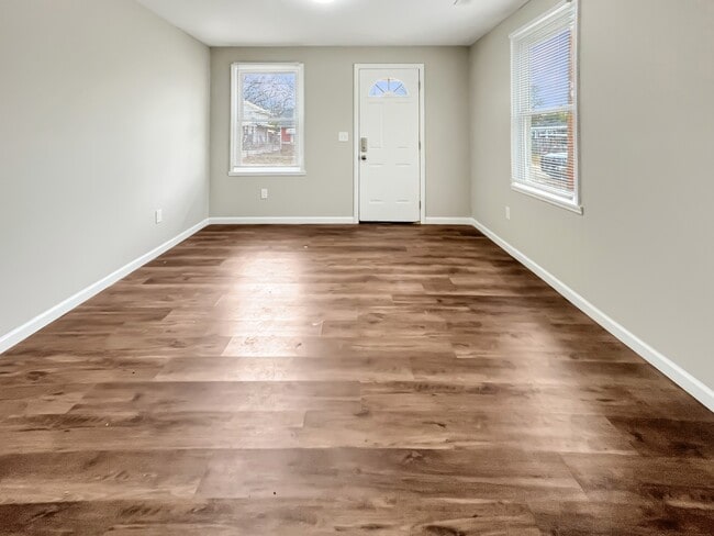 Building Photo - 415 Highlawn Ave