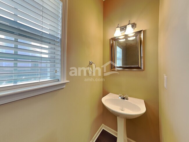 Building Photo - 5715 Oxborough Way