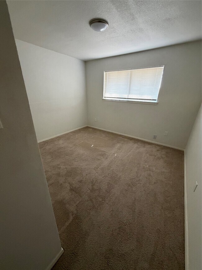 Building Photo - 23103 Calico Corners Ln