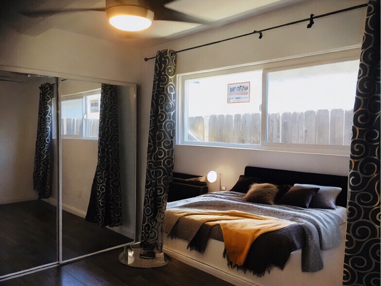 Building Photo - 2120 Grand Ave