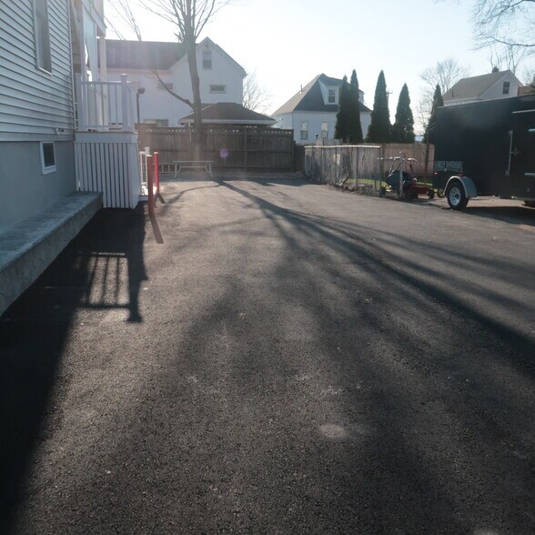 Building Photo - 32 Newhall St