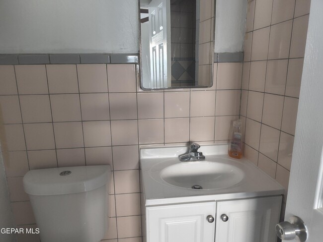 Building Photo - 4908 Blue Ridge Cir