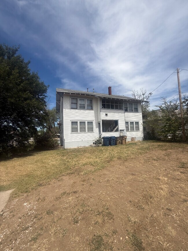 Building Photo - 303 E 4th Ave