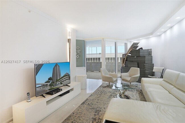 Building Photo - 4775 Collins Ave