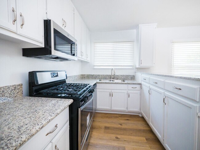 Building Photo - 11320 Tiara St