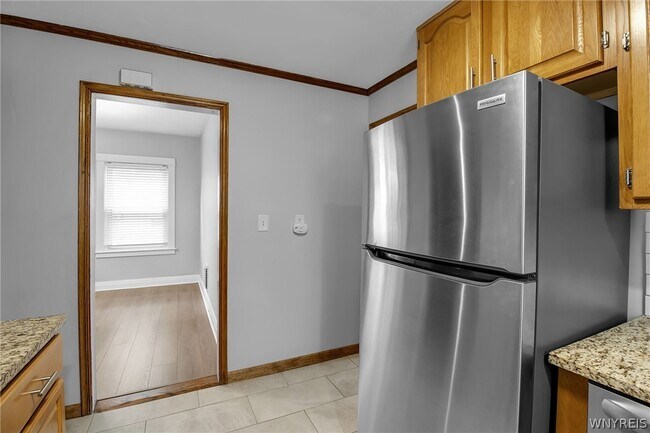 Building Photo - 800 Amherst St