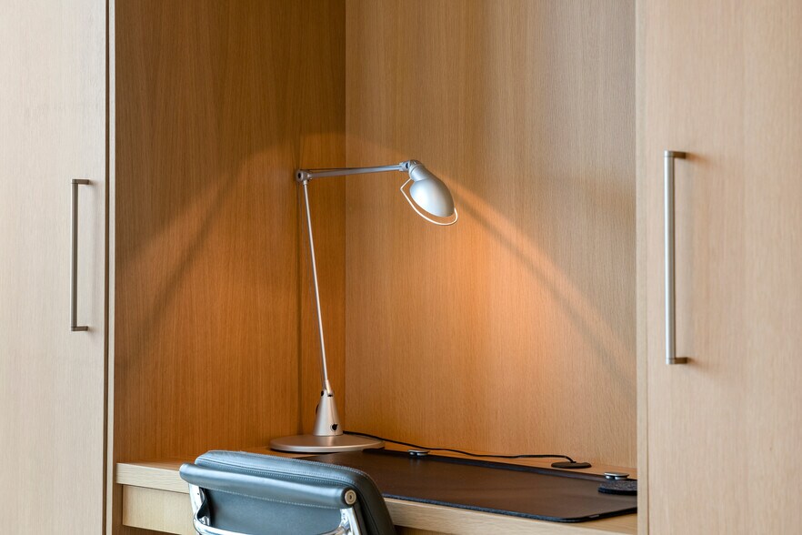 Building Photo - 12 NE Fremont St