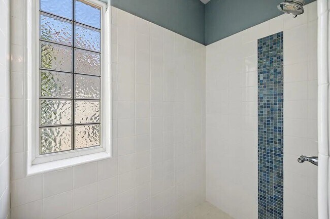 Building Photo - 80819 Cll Azul