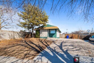 Building Photo - Stunning Single Family Home In Excellent M...