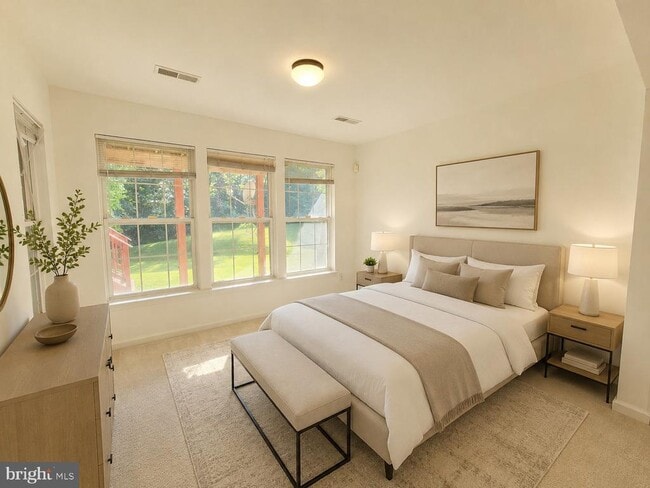 Building Photo - 13115 Rosebay Dr