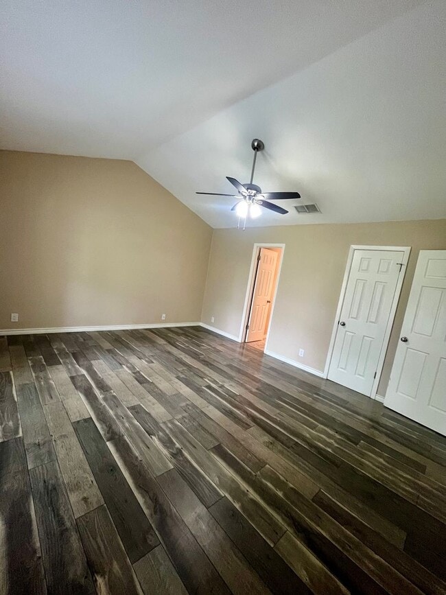 Building Photo - 3/2/2 Single Story Hidden Gem ~ Conveniently Located to RAFB, SAMMC & shopping ~ Move in Ready!
