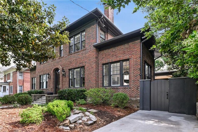 Building Photo - 635 Bonaventure Ave NE