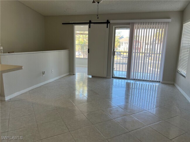 Building Photo - 153 Santa Clara Dr