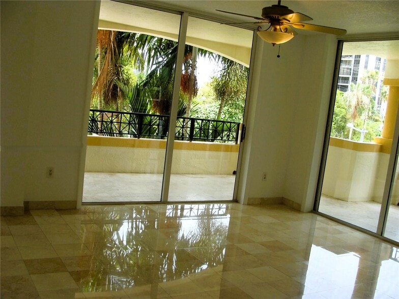 Building Photo - 1834 Brickell Ave