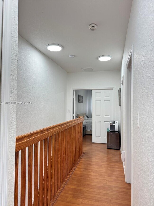 Building Photo - 10833 NW 83rd St