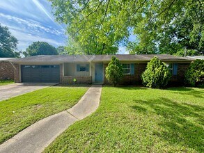 Building Photo - Available Now! For Rent – Charming 3BR/2BA Home in Pleasant Grove School District