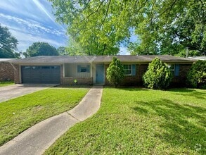 Building Photo - For Rent – Charming 3BR/2BA Home in Pleasa...