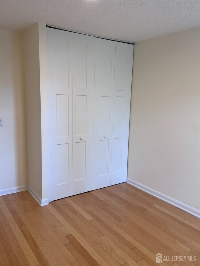 Building Photo - 1706 Pebble Pl