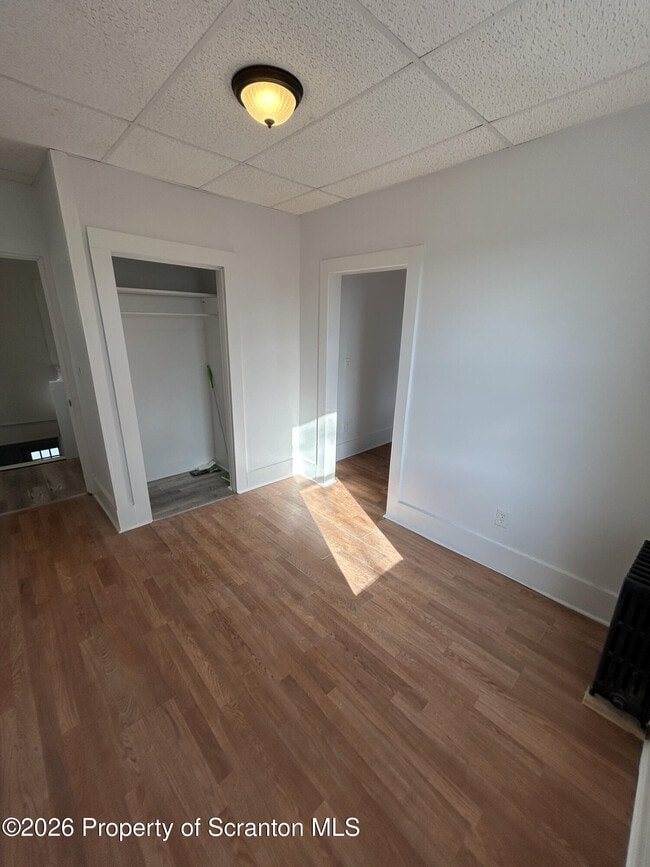 Building Photo - 210 N Bromley Ave