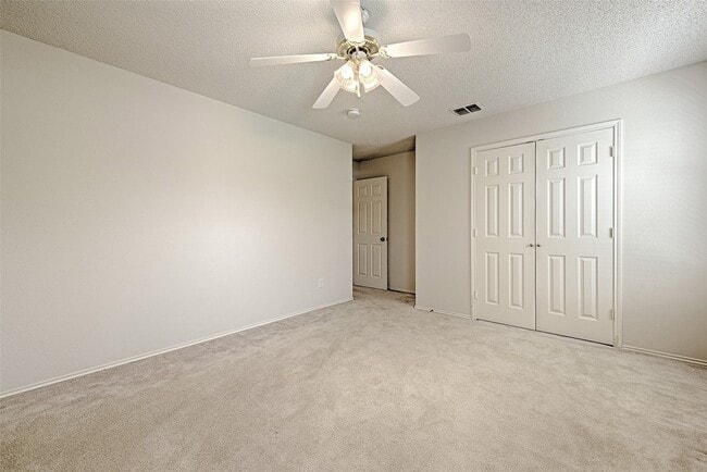 Building Photo - 9701 Thorncliff Dr