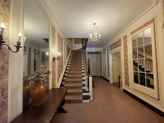 Building Photo - 130 Marlborough St