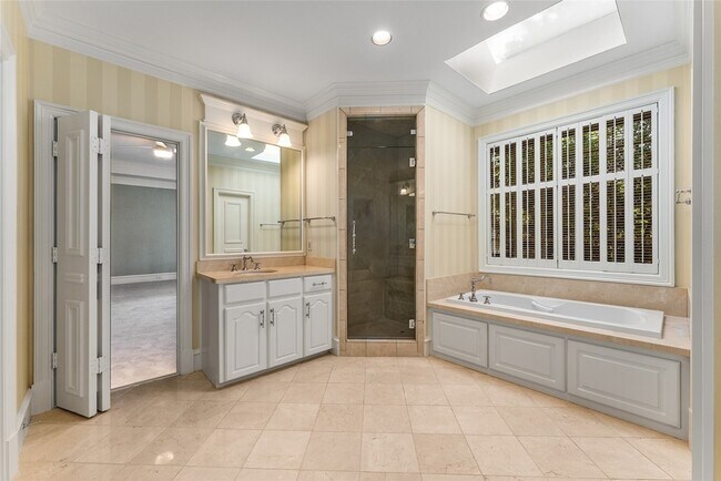 Building Photo - 3901 Hanover St