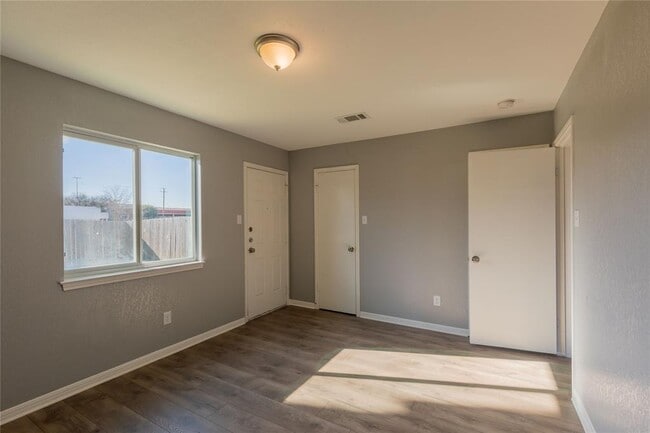 Building Photo - 317 Rawhide Loop