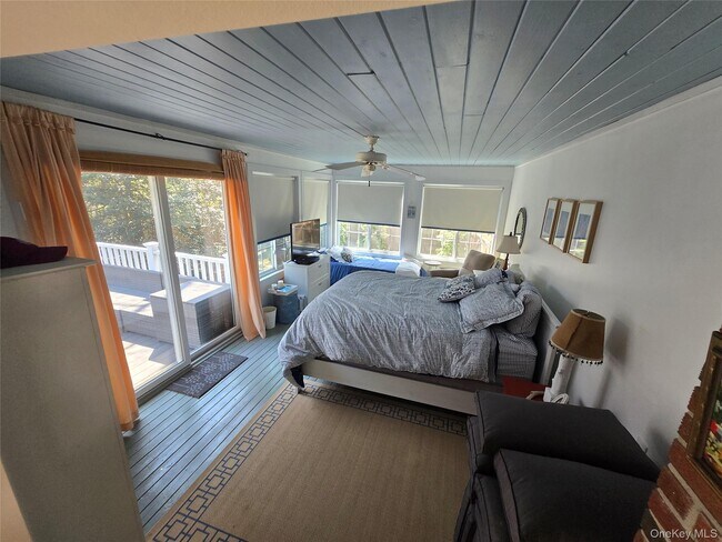 Building Photo - 870 Noyack Rd