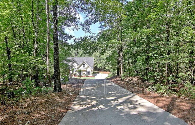 Building Photo - 69 Meadows Creek Ln