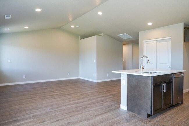 Building Photo - 3 Bedroom, 2 Bath Home  Built in 2022 - Po...