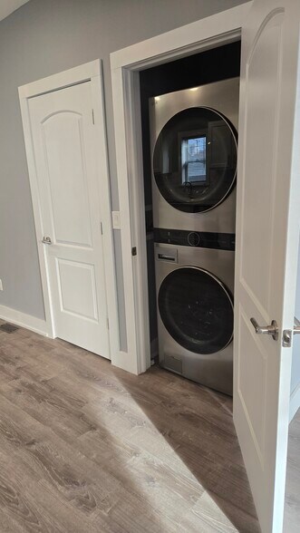 Laundry - 594 E Sycamore St