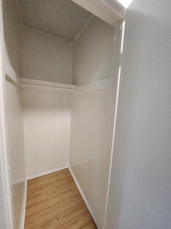 Building Photo - 425 N Hobart Blvd