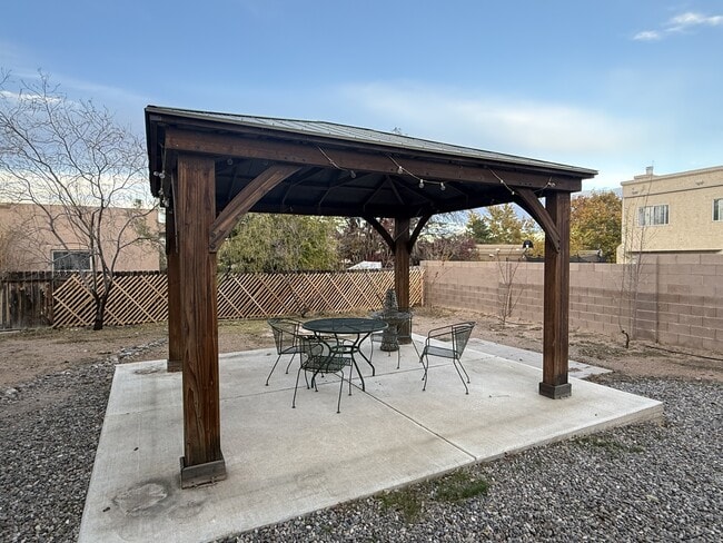 Building Photo - 10538 Olympic St NW