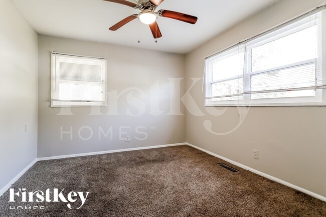 Building Photo - 3085 Piper Dr