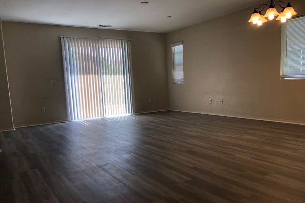 Building Photo - 25794 Iris Ave