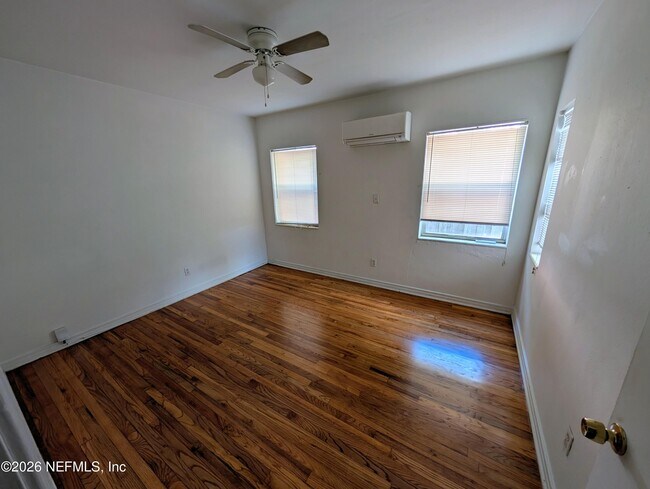 Building Photo - 2136 College St